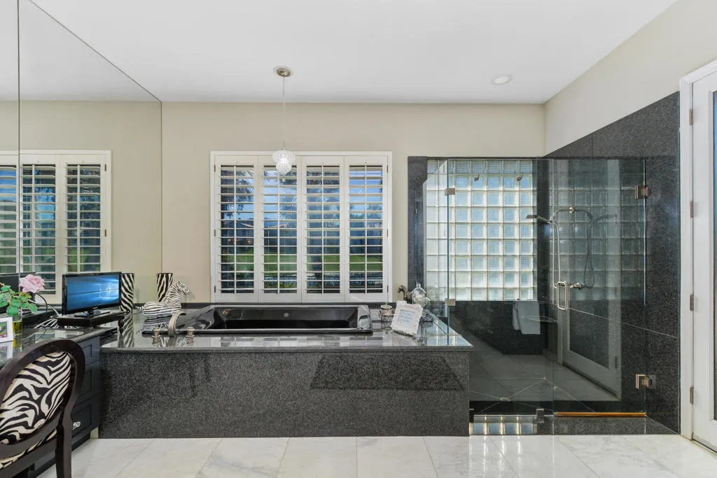 42515 Castle Harbor Court, Bermuda Dunes, California 92203 home-pic-27