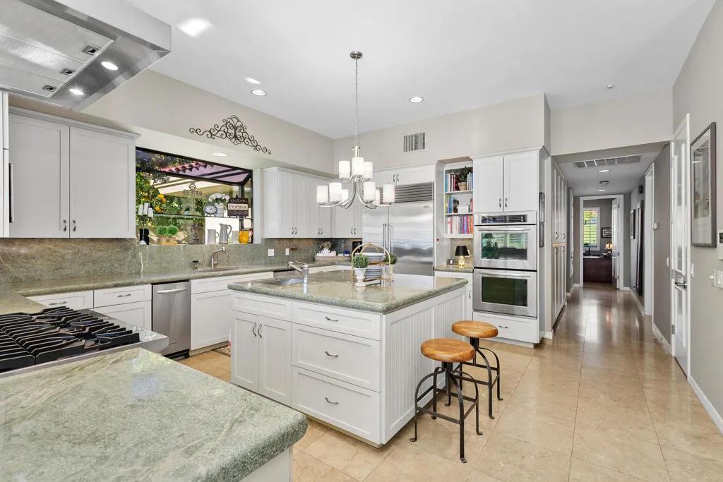 42515 Castle Harbor Court, Bermuda Dunes, California 92203 home-pic-17