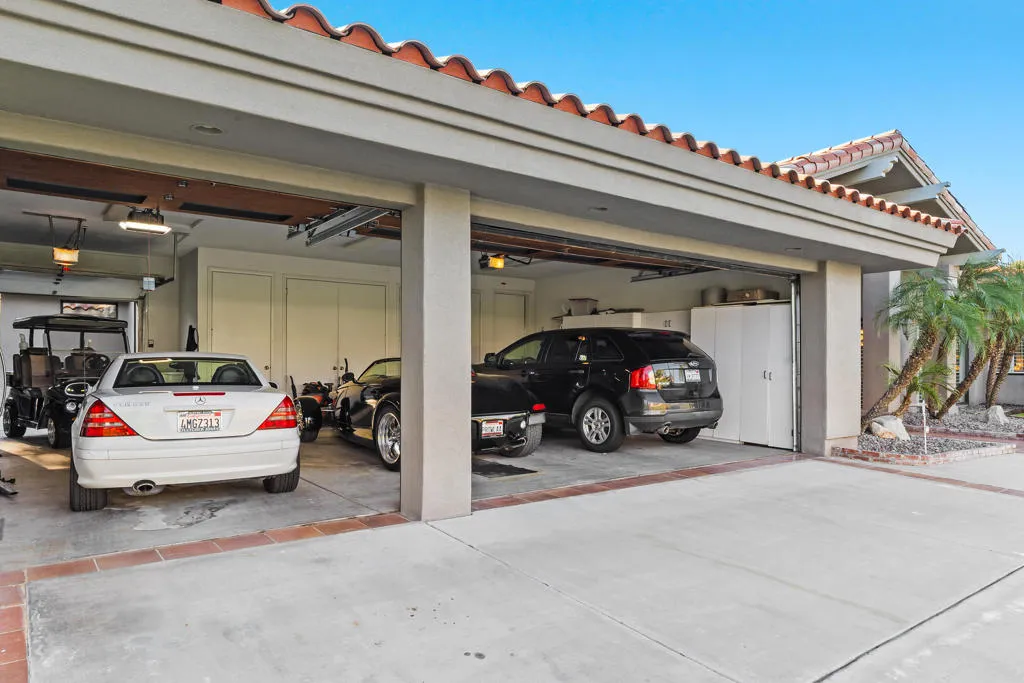 42515 Castle Harbor Court, Bermuda Dunes, California 92203 home-pic-42