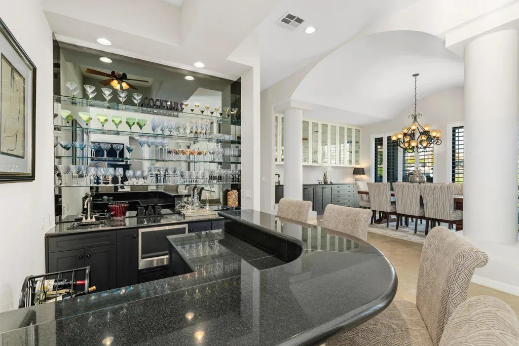 42515 Castle Harbor Court, Bermuda Dunes, California 92203 home-pic-10