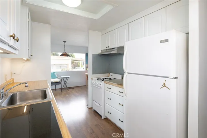 Move in ready to cook, entertain and prepare for a trip to the beach.