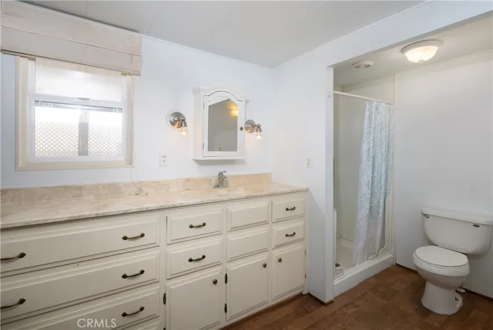 Bathroom attached to the primary bedroom.