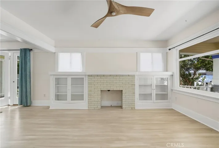 Living room of the front vacant home #734.