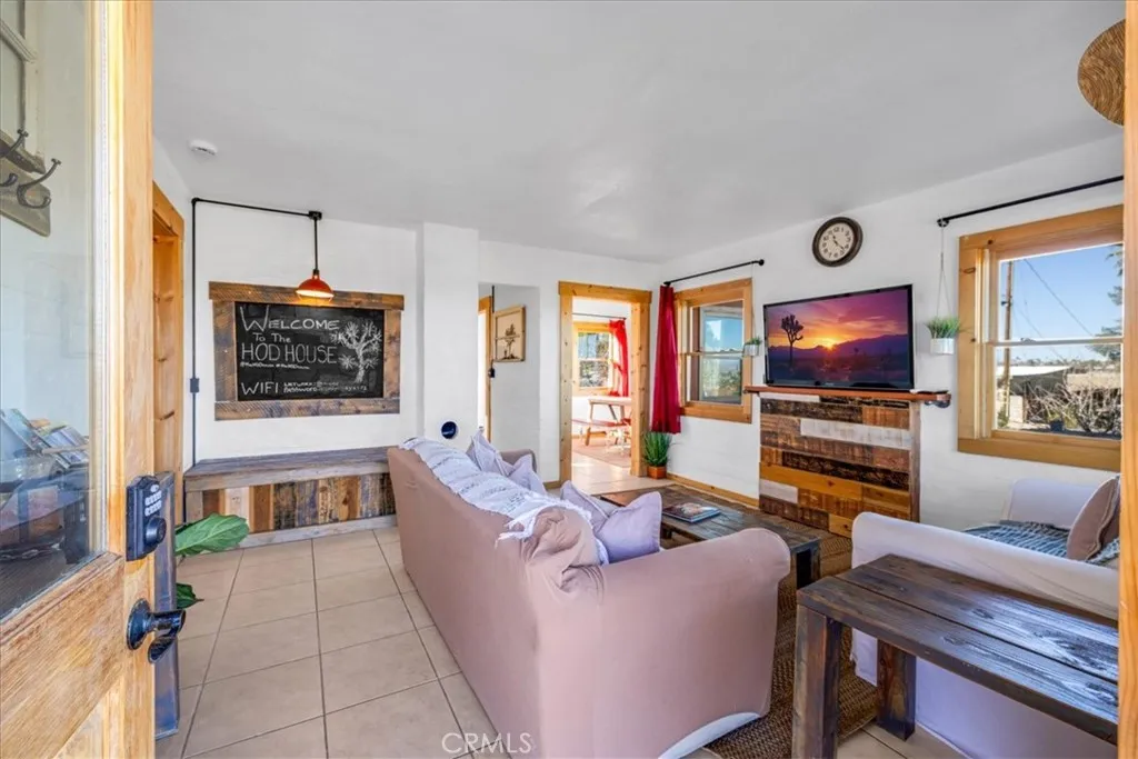 6572 Bullion, 29 Palms, California 92277 home-pic-8