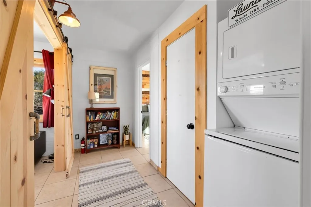 6572 Bullion, 29 Palms, California 92277 home-pic-20