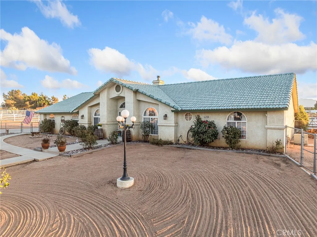 6370 Fremontia Street, Hesperia, California 92344 home-pic-2
