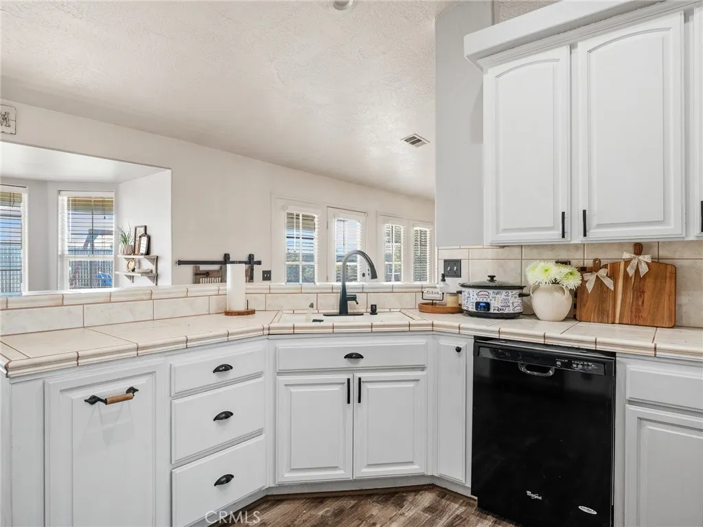 6370 Fremontia Street, Hesperia, California 92344 home-pic-28
