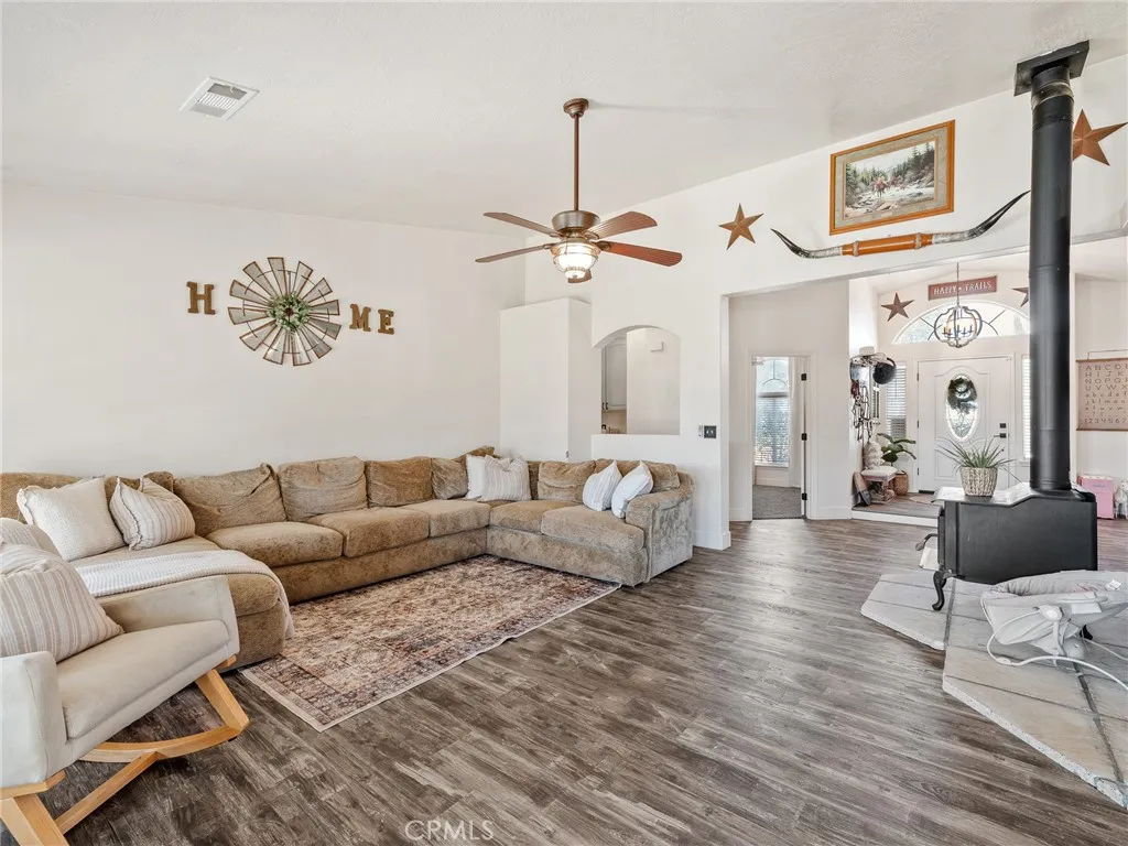 6370 Fremontia Street, Hesperia, California 92344 home-pic-20
