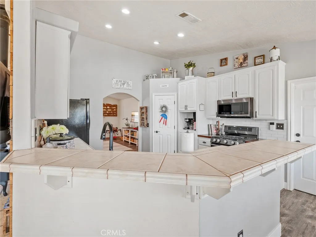 6370 Fremontia Street, Hesperia, California 92344 home-pic-25