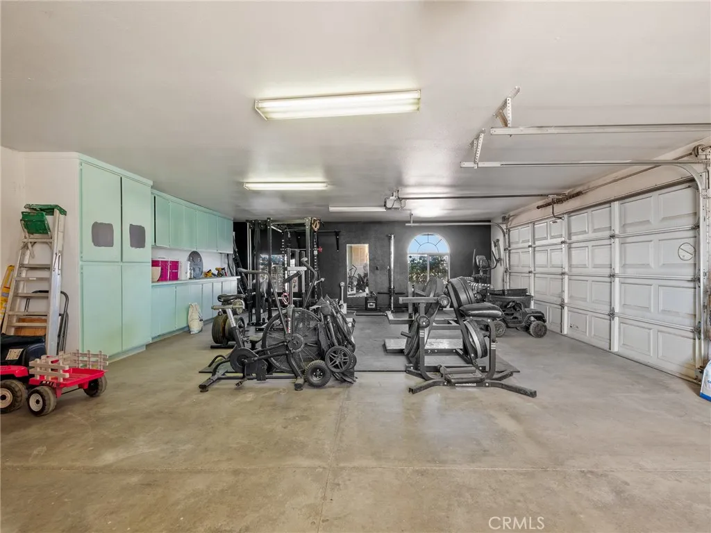 6370 Fremontia Street, Hesperia, California 92344 home-pic-40