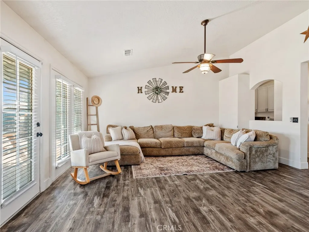 6370 Fremontia Street, Hesperia, California 92344 home-pic-19