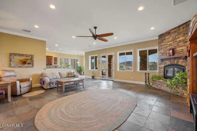 39860 86th St W Leona Valley-small-009-0