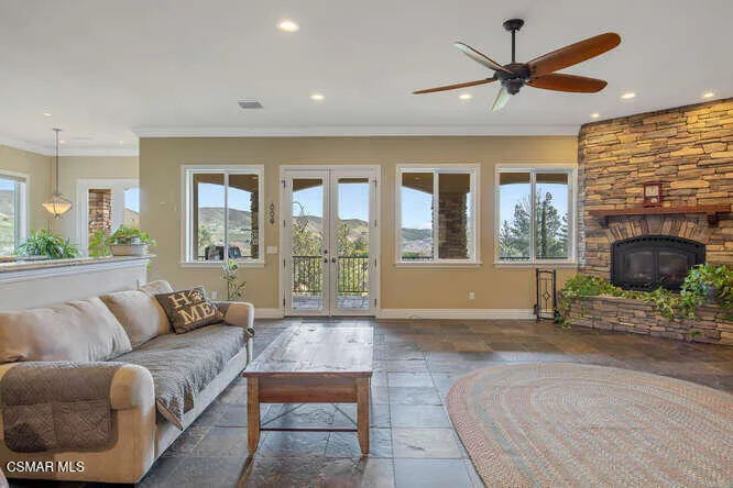 39860 86th St W Leona Valley-small-030-0