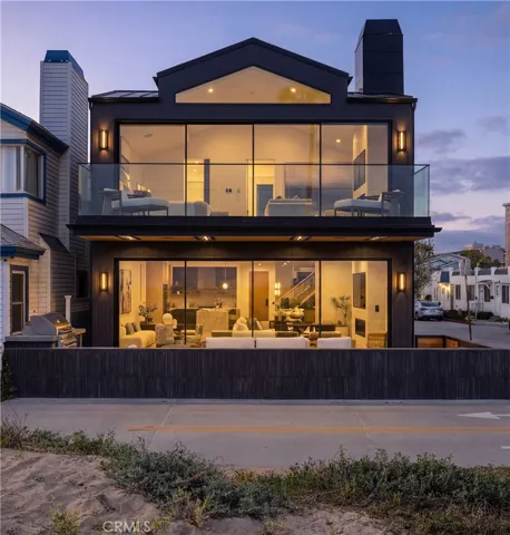 218 E Oceanfront Newport Beach California "Architectural Digest" newly rebuilt oceanfront home on the beach front boardwalk Newport Beach peninsula