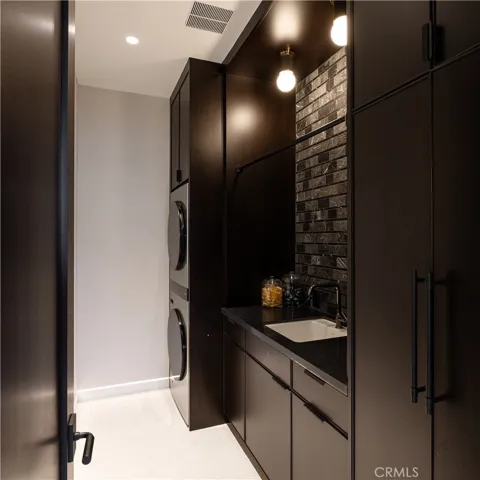 218 E Oceanfront Newport Beach California "Architectural Digest" newly rebuilt oceanfront home