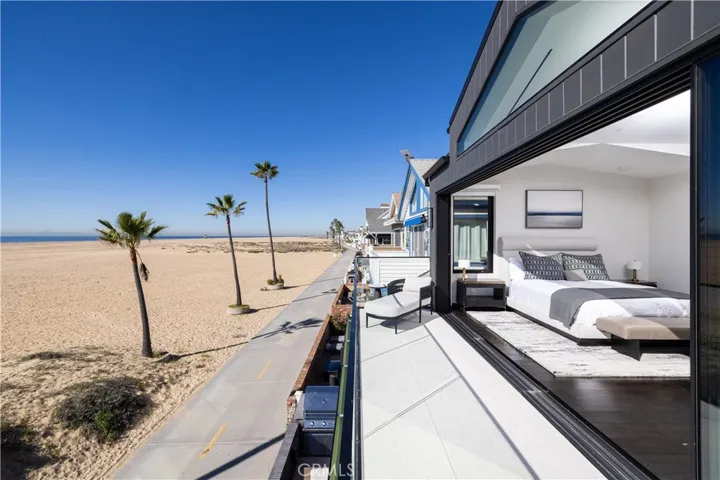 218 E Oceanfront Newport Beach California "Architectural Digest" newly rebuilt oceanfront home on the beach front boardwalk Newport Beach peninsula