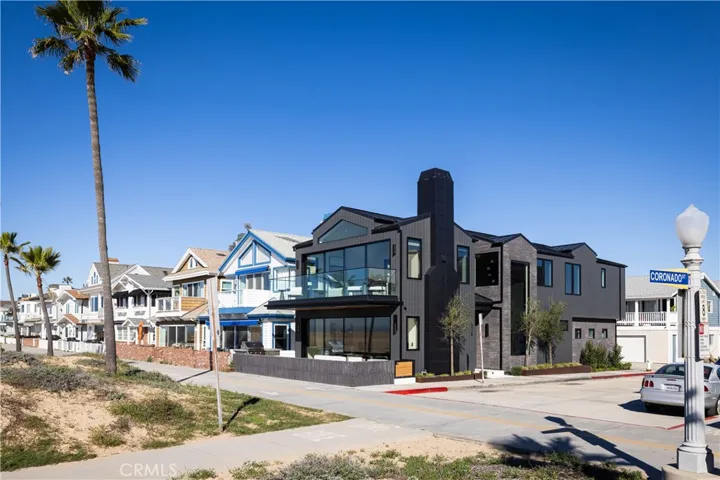 218 E Oceanfront Newport Beach California "Architectural Digest" newly rebuilt oceanfront home on the beach front boardwalk Newport Beach peninsula
