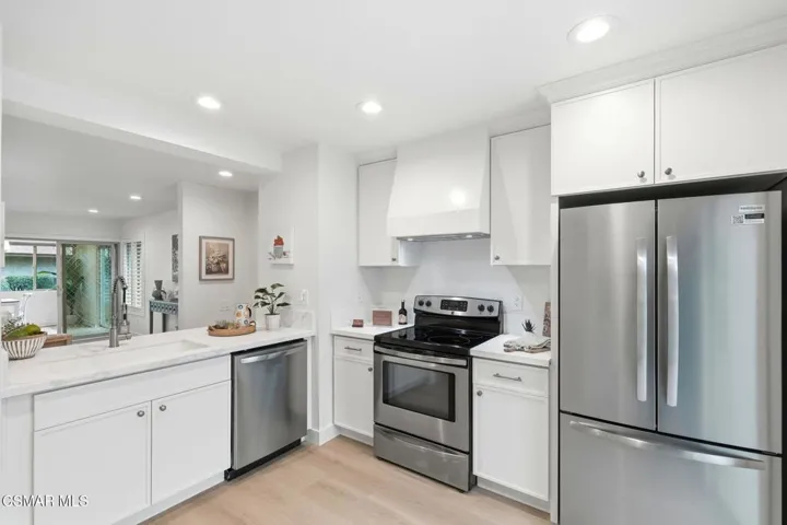 15_15103_Village_15_Camarillo_CA_93012_U