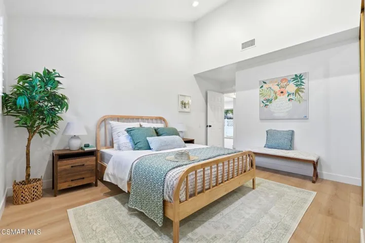 20_15103_Village_15_Camarillo_CA_93012_U