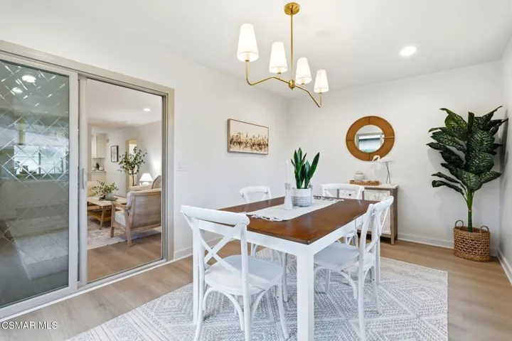 11_15103_Village_15_Camarillo_CA_93012_U