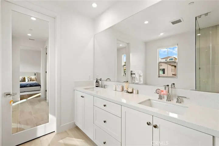 120 Eversedge, Irvine, California 92618