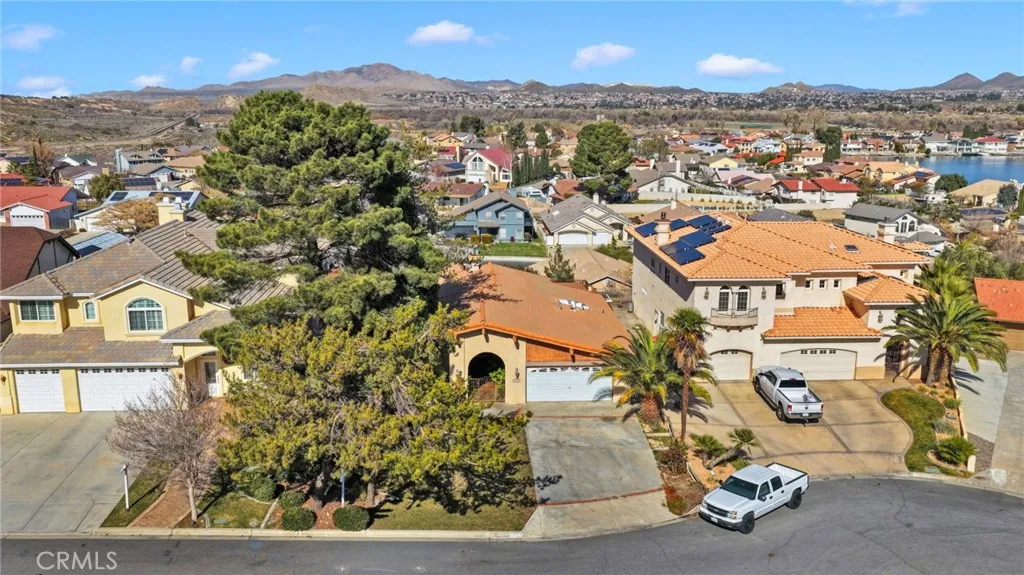 17800 Cresta Blanca Drive, Victorville, California 92395 home-pic-48