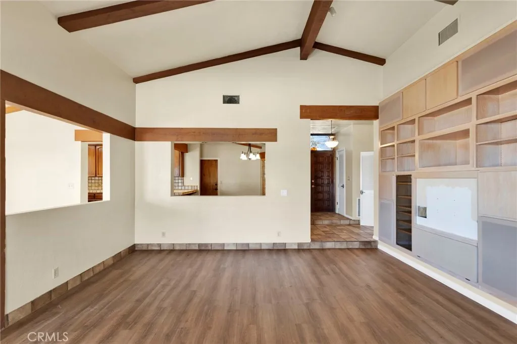 17800 Cresta Blanca Drive, Victorville, California 92395 home-pic-9