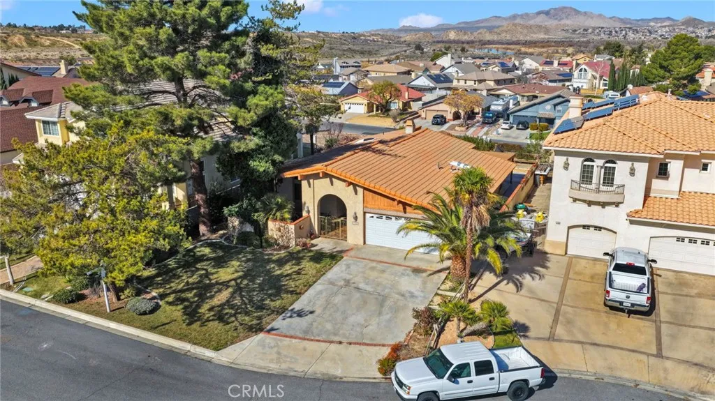 17800 Cresta Blanca Drive, Victorville, California 92395 home-pic-47