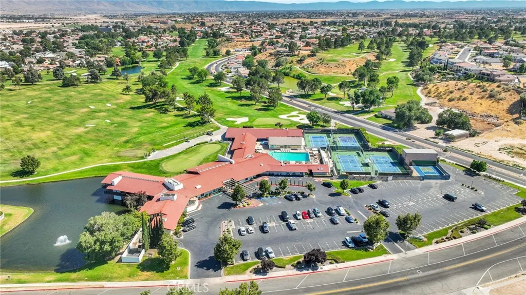 17800 Cresta Blanca Drive, Victorville, California 92395 home-pic-58