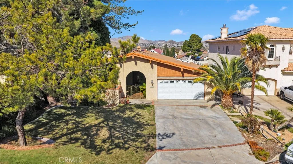 17800 Cresta Blanca Drive, Victorville, California 92395 home-pic-46