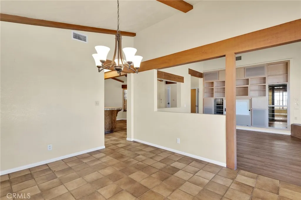 17800 Cresta Blanca Drive, Victorville, California 92395 home-pic-19