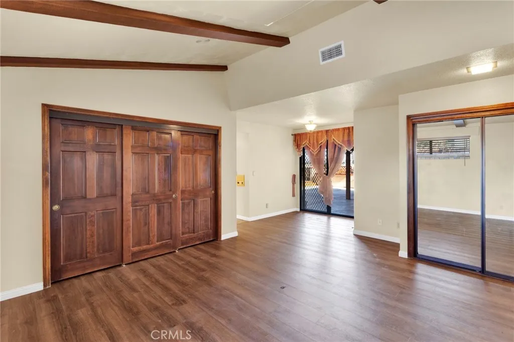 17800 Cresta Blanca Drive, Victorville, California 92395 home-pic-31