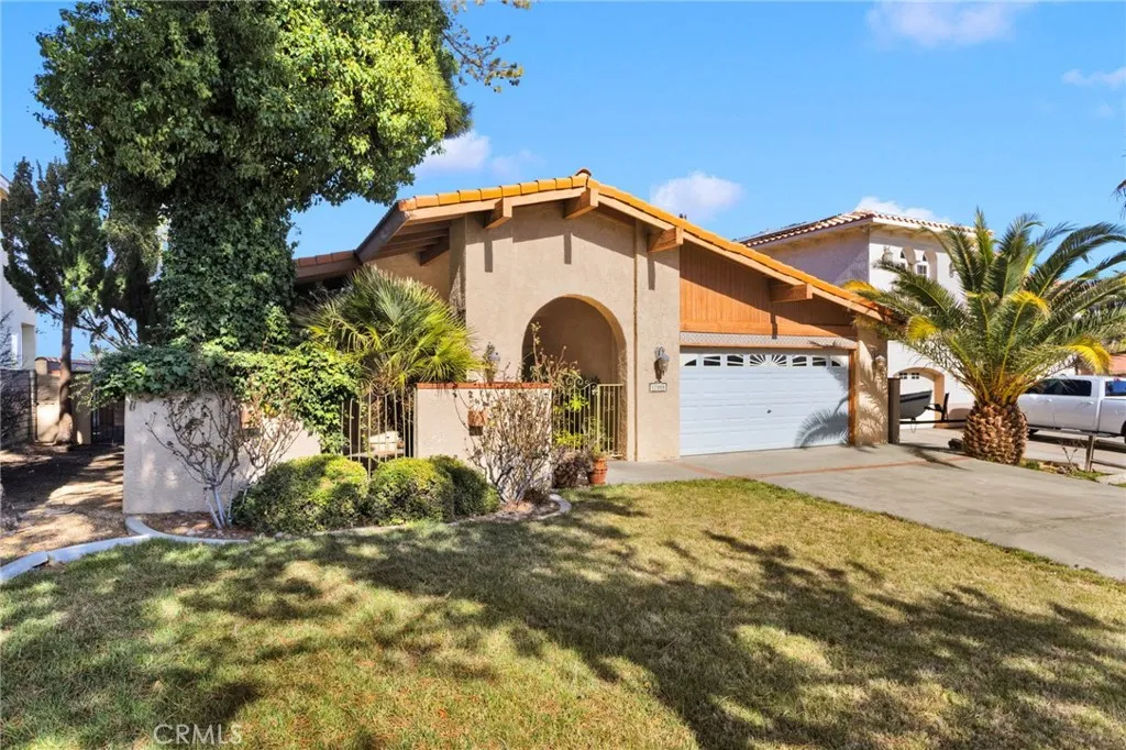 17800 Cresta Blanca Drive, Victorville, California 92395 home-pic-4