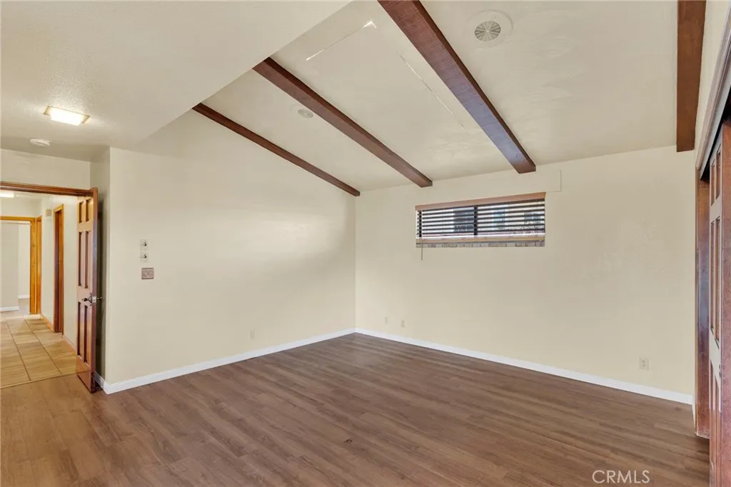 17800 Cresta Blanca Drive, Victorville, California 92395 home-pic-30