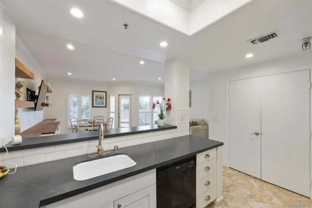 620 State St 115, San Diego, California 92101 home-pic-2