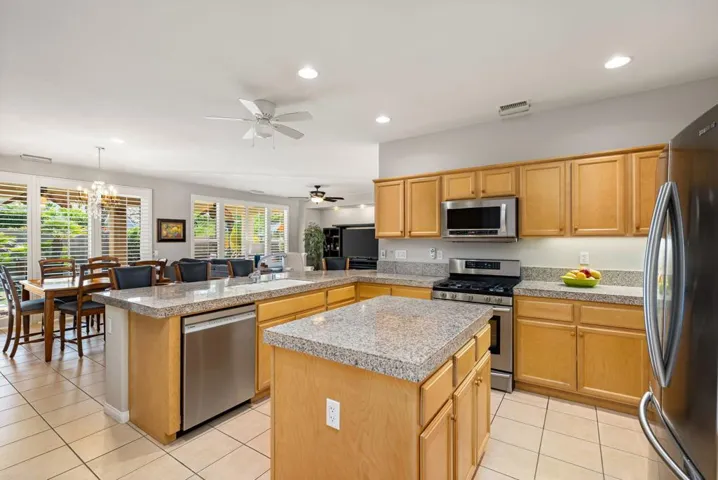 23-web-or-mls-JMGoldenB_OPMG_0126_023