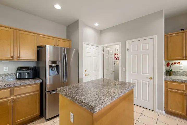 27-web-or-mls-JMGoldenB_OPMG_0126_027