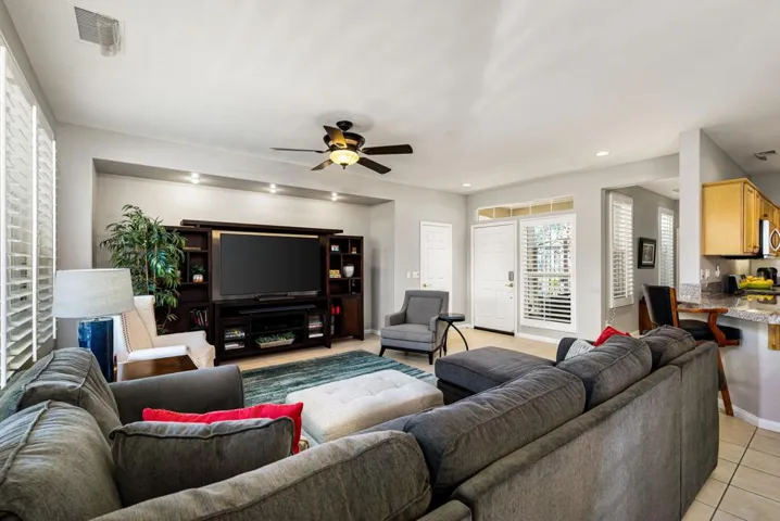 17-web-or-mls-JMGoldenB_OPMG_0126_017