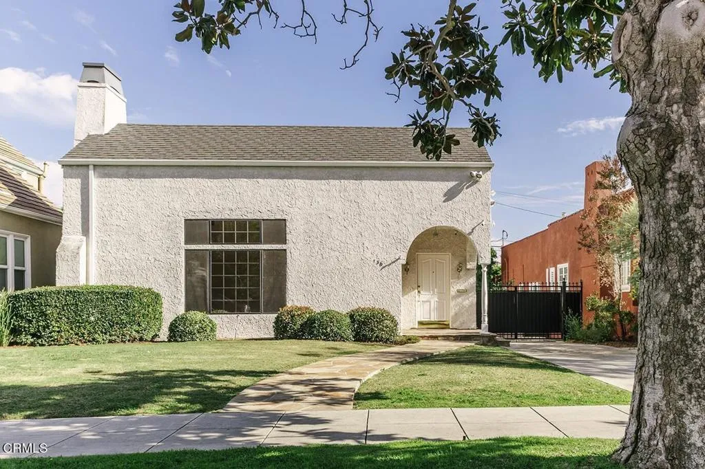 136 S Arden Boulevard, Los Angeles, California 90004 home-pic-1
