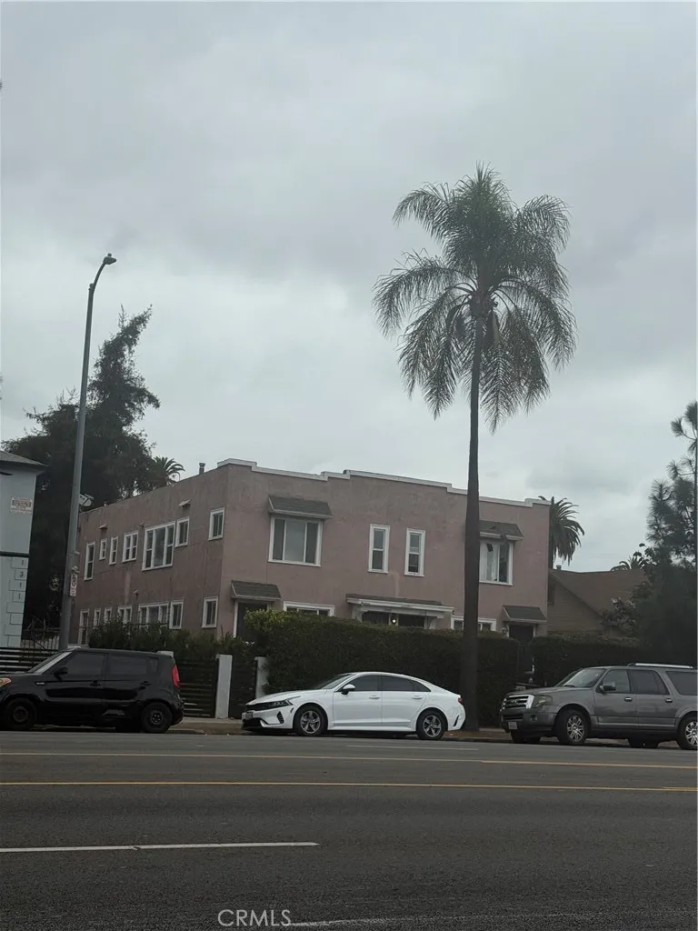 1307 W Martin Luther King Jr Boulevard, Los Angeles, California 90037 home-pic-11