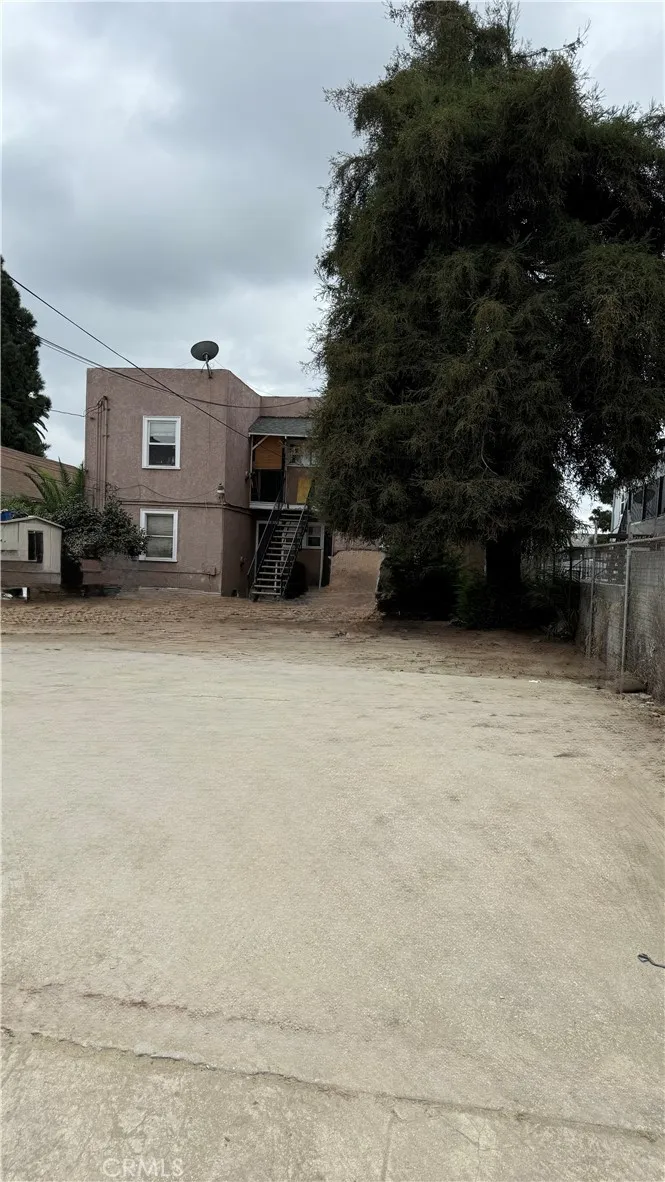 1307 W Martin Luther King Jr Boulevard, Los Angeles, California 90037 home-pic-10