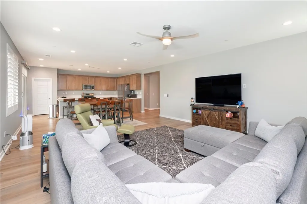 1525 Horizon, Banning, California 92220 home-pic-15