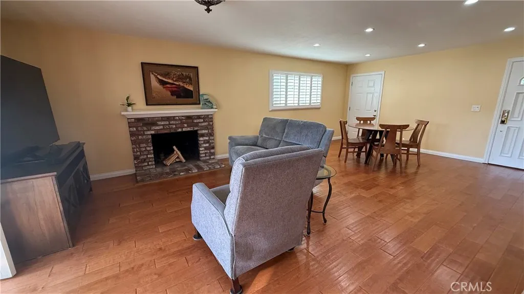 8422 Munster, Huntington Beach, California 92646 home-pic-3