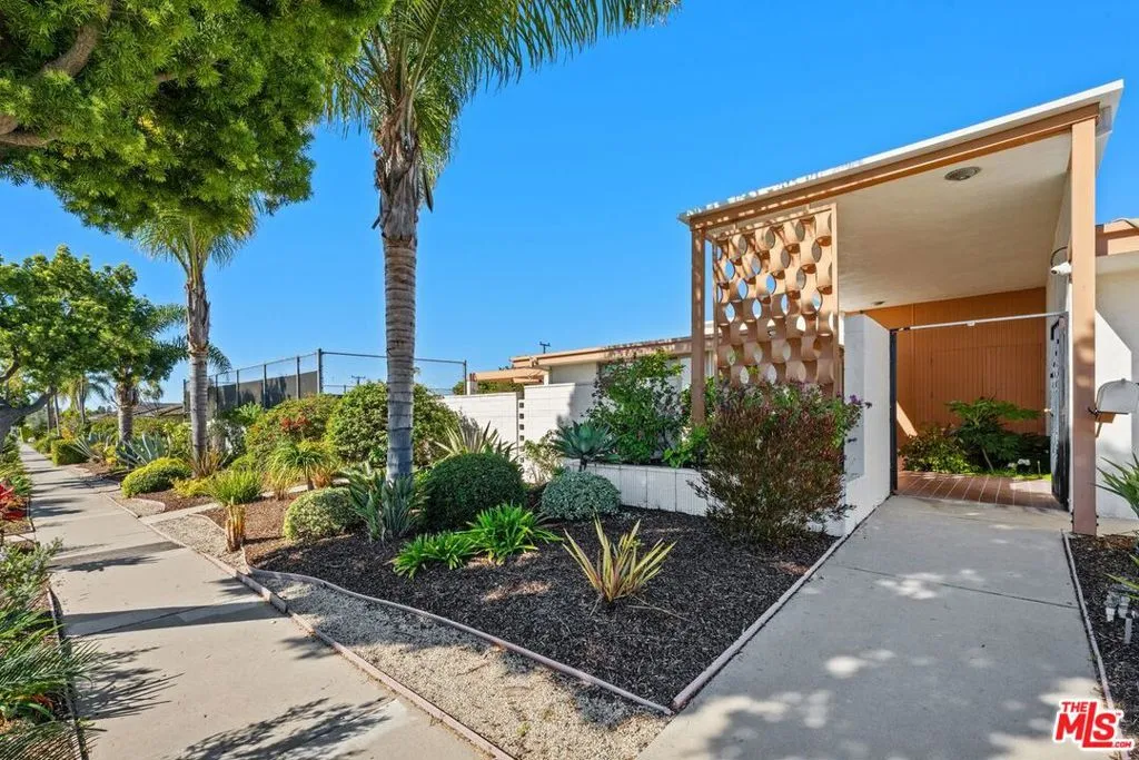 5435 W 64th Street, Los Angeles, California 90056 home-pic-4