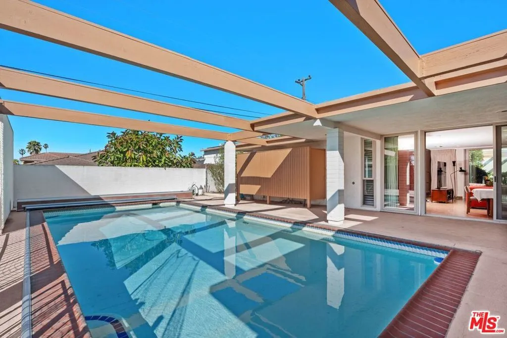 5435 W 64th Street, Los Angeles, California 90056 home-pic-38