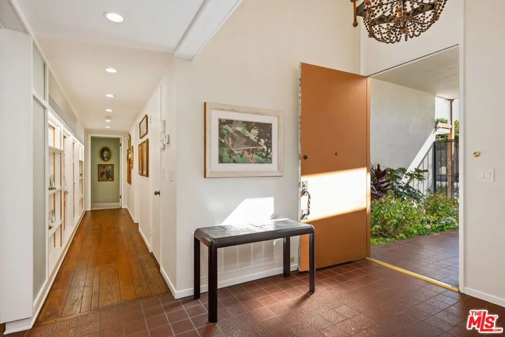 5435 W 64th Street, Los Angeles, California 90056 home-pic-9