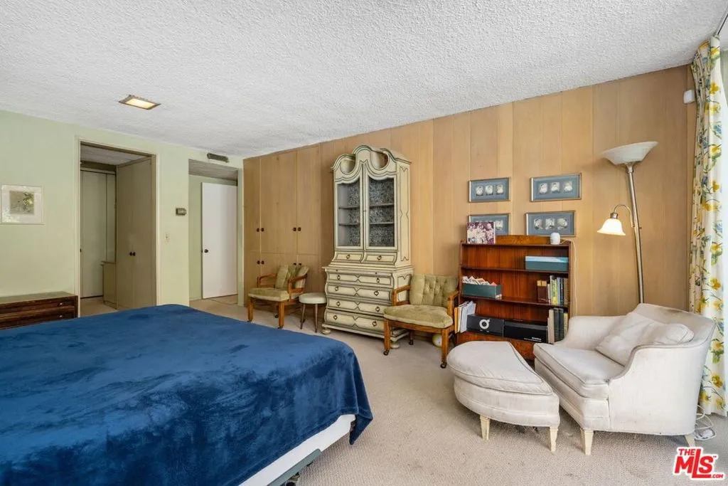 5435 W 64th Street, Los Angeles, California 90056 home-pic-26