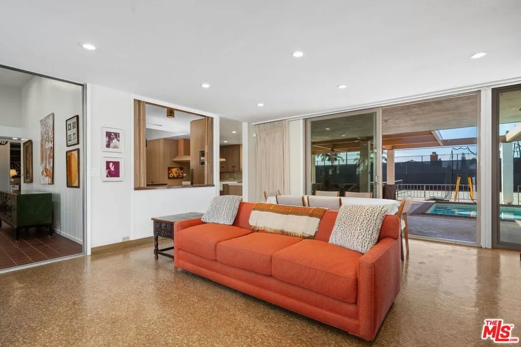 5435 W 64th Street, Los Angeles, California 90056 home-pic-22