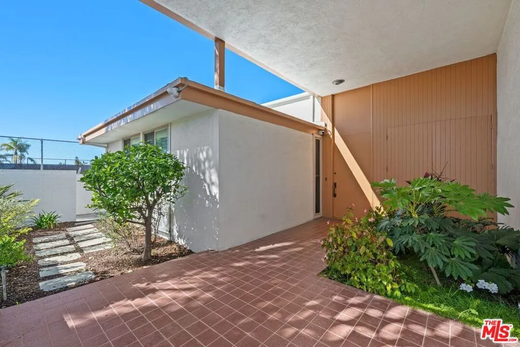 5435 W 64th Street, Los Angeles, California 90056 home-pic-8