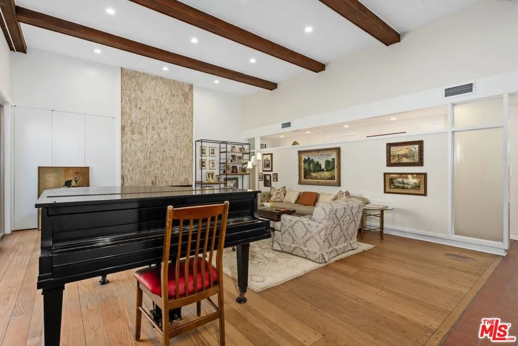 5435 W 64th Street, Los Angeles, California 90056 home-pic-11